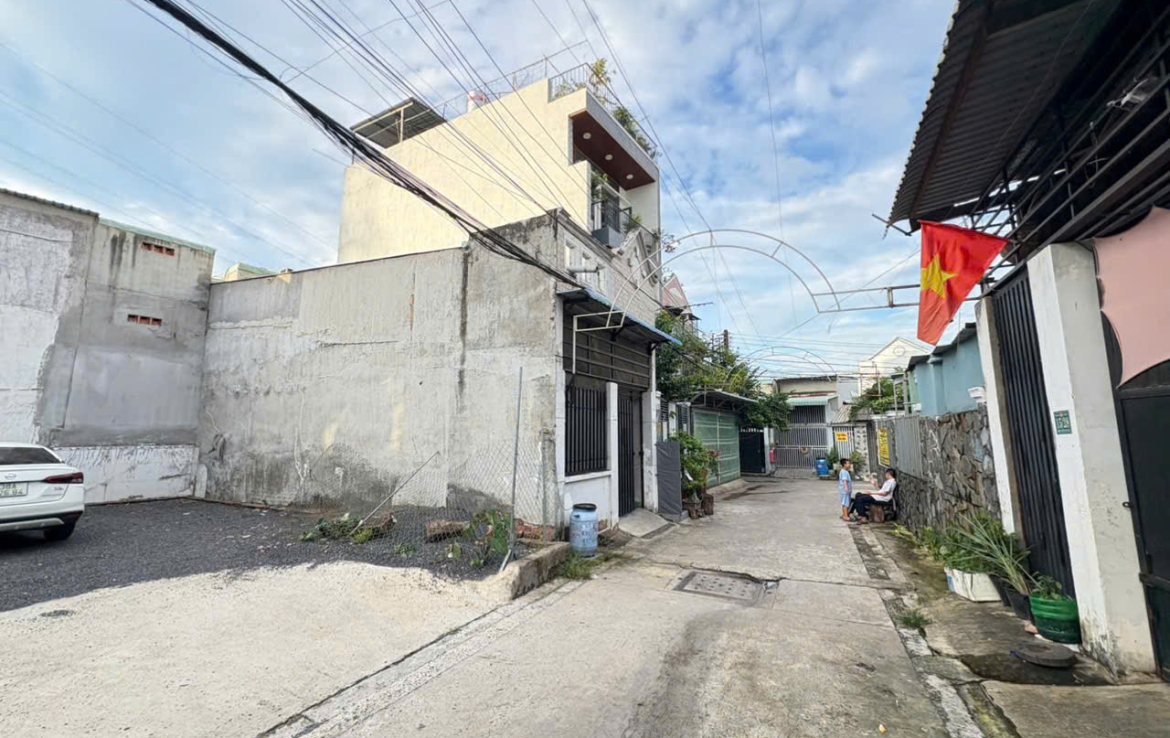 bán đất gần làng đại học