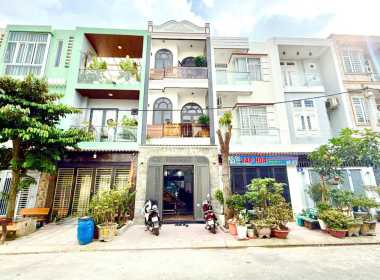 NHÀ ĐẸP TẠI TP DĨ AN