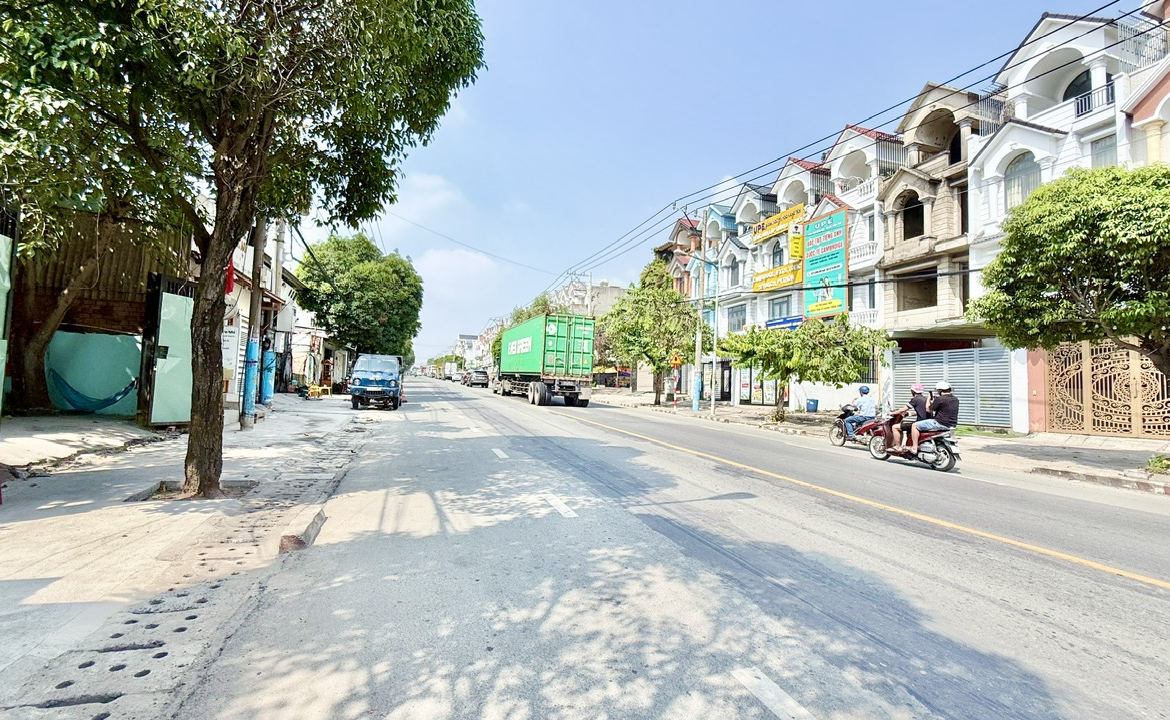 nhà mặt tiền ĐT743 dĩ an (1)