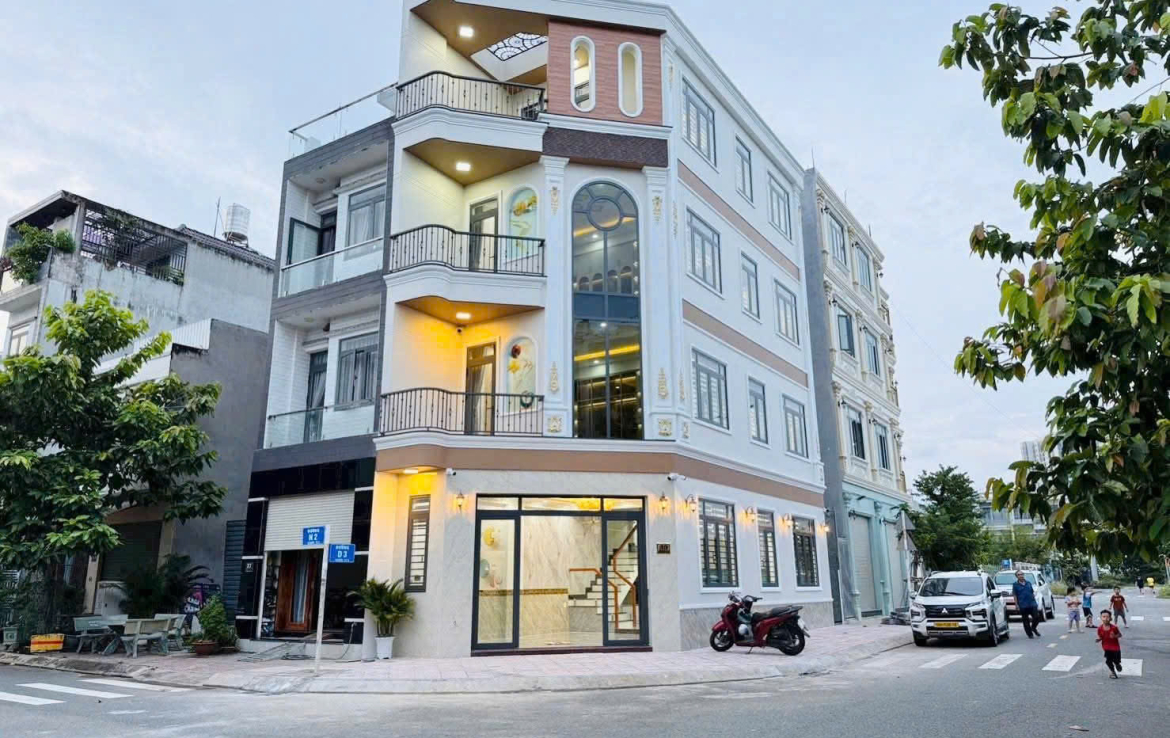 nhà 2 mặt tiền Dĩ An