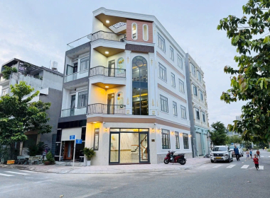nhà 2 mặt tiền Dĩ An