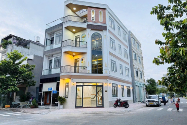 nhà 2 mặt tiền Dĩ An