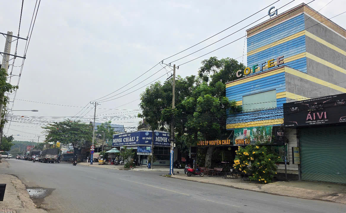 Mặt tiền đường D1 Dĩ an