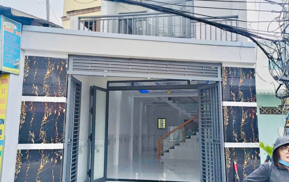Nhà mặt tiền chợ thống nhất