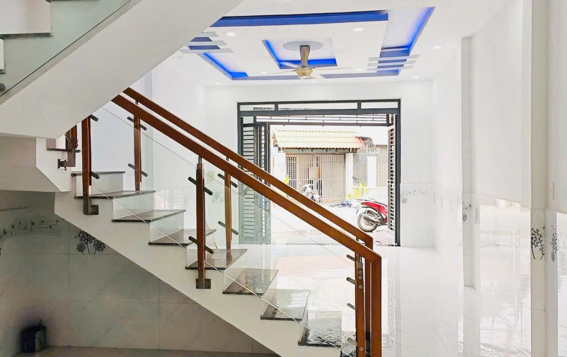 Nhà mặt tiền chợ thống nhất
