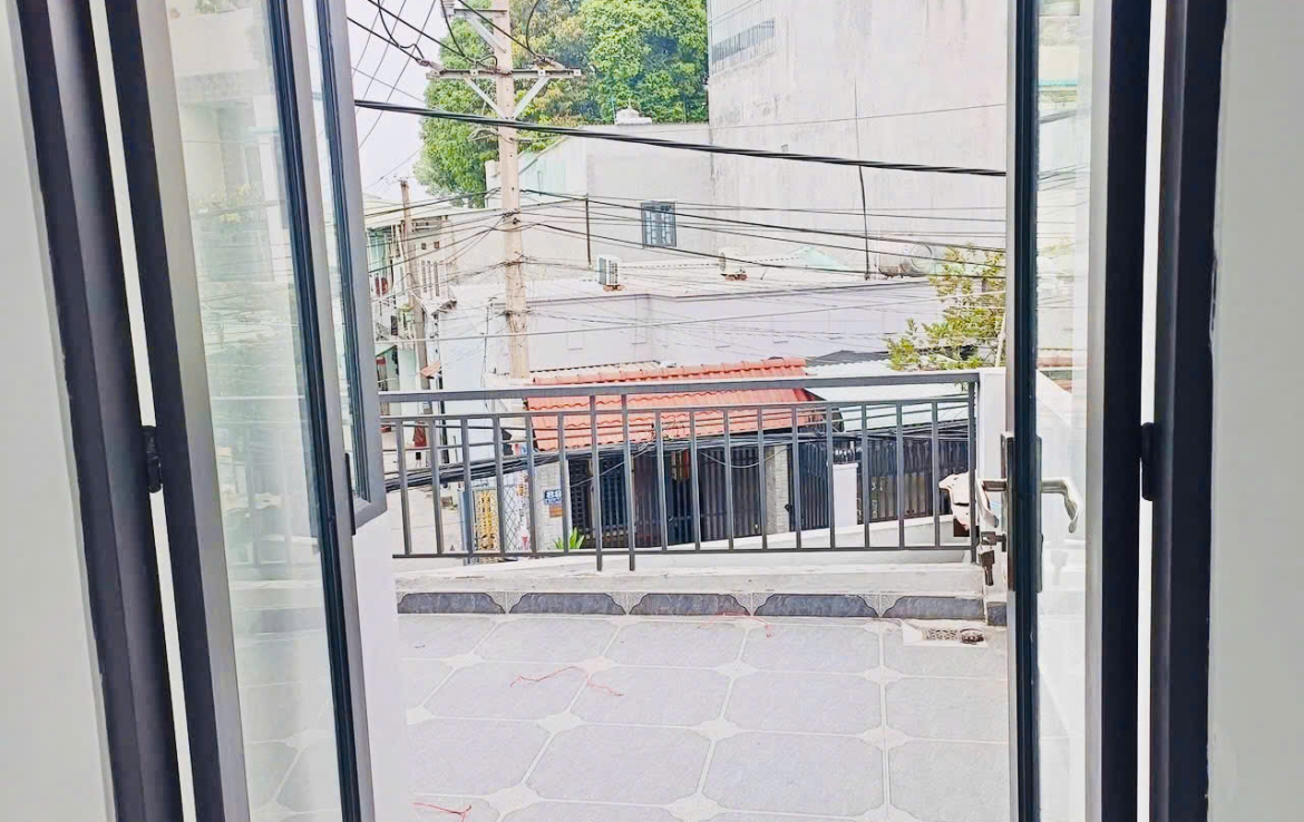 Nhà mặt tiền chợ thống nhất