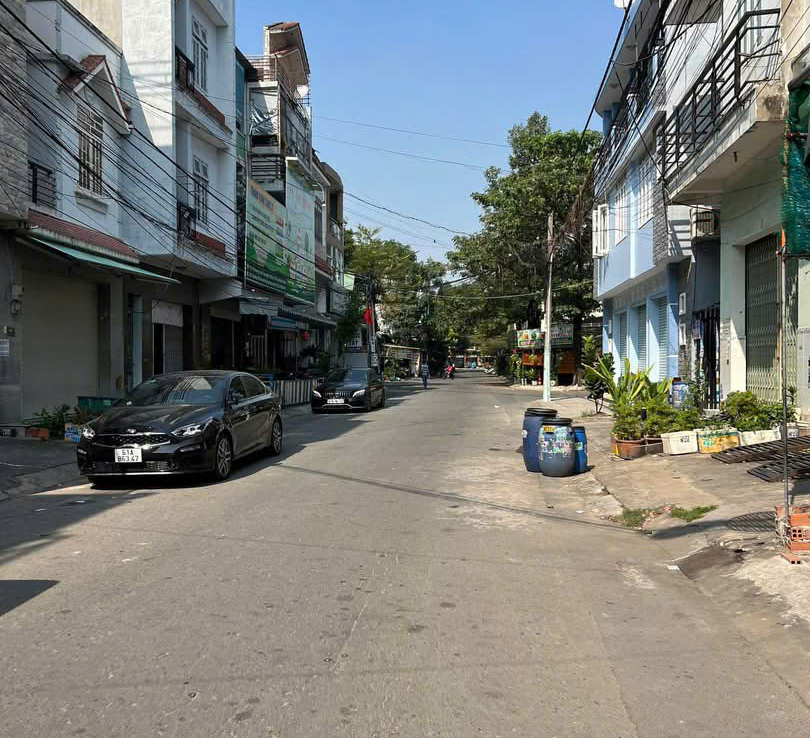 bán căn hộ dịch vụ Dĩ an