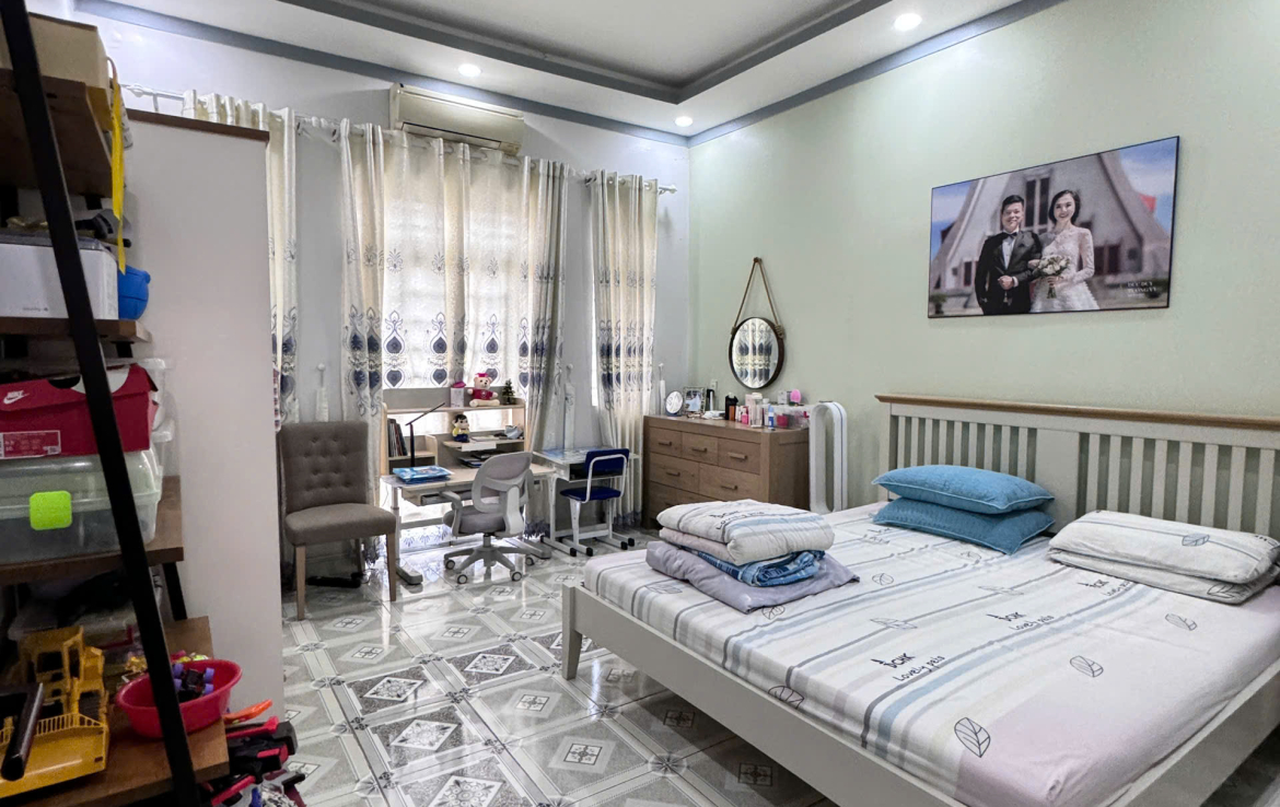 bán ngã tư Chiêu Liêu