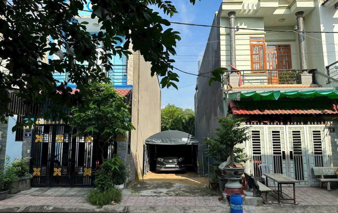 đất đông hoà