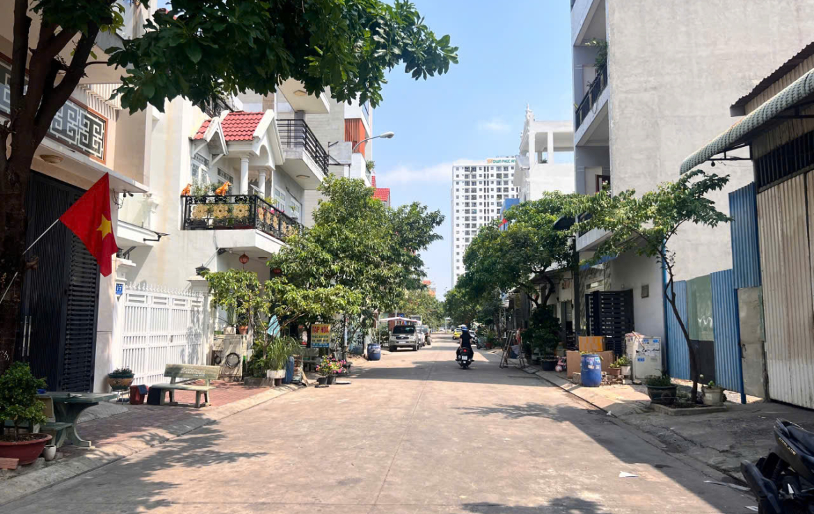 đất sau vincom dĩ an