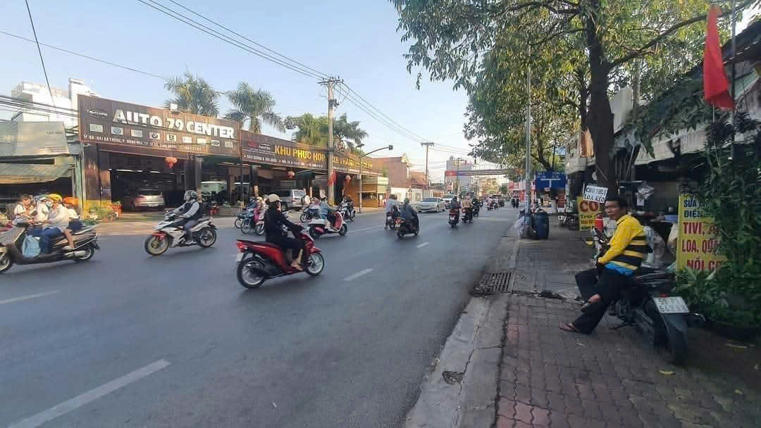 mặt tiền đường nguyễn hữu cảnh