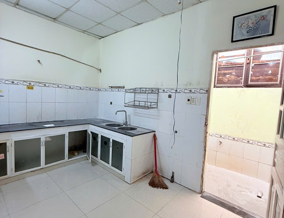 nhà 3 tỷ đông hoà