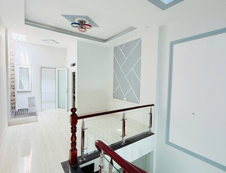 nhà gần TTHC Dĩ An