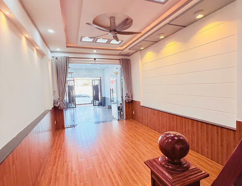 nhà mặt tiền kinh doanh
