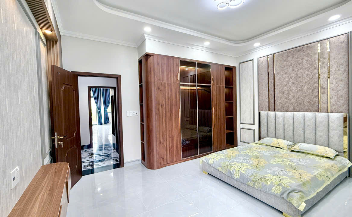 nhà mặt tiền KD Dĩ an