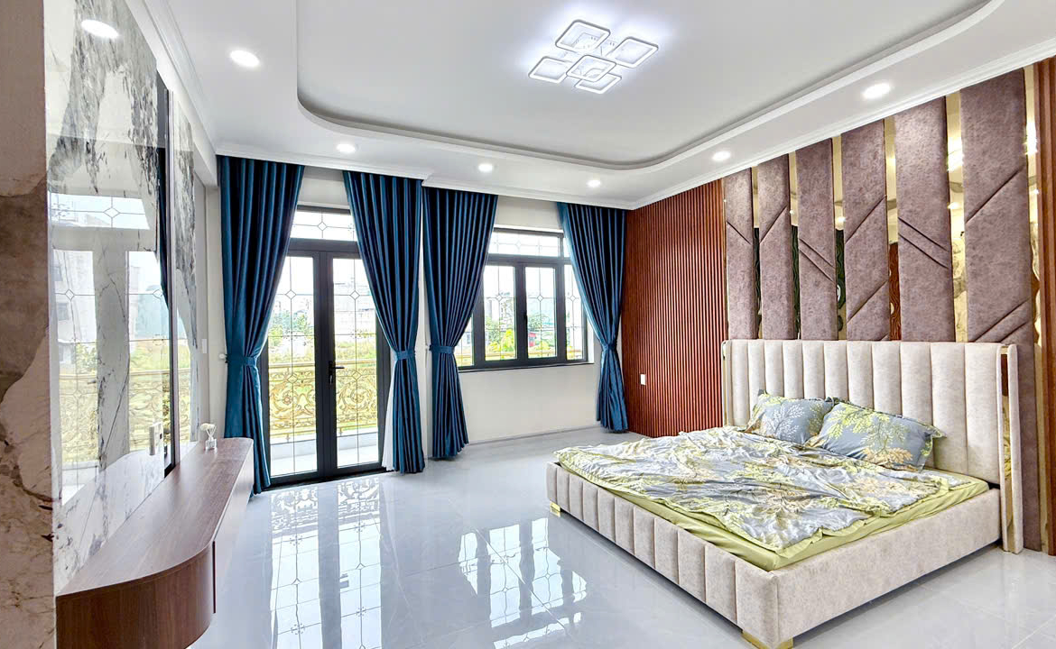 nhà mặt tiền KD Dĩ an