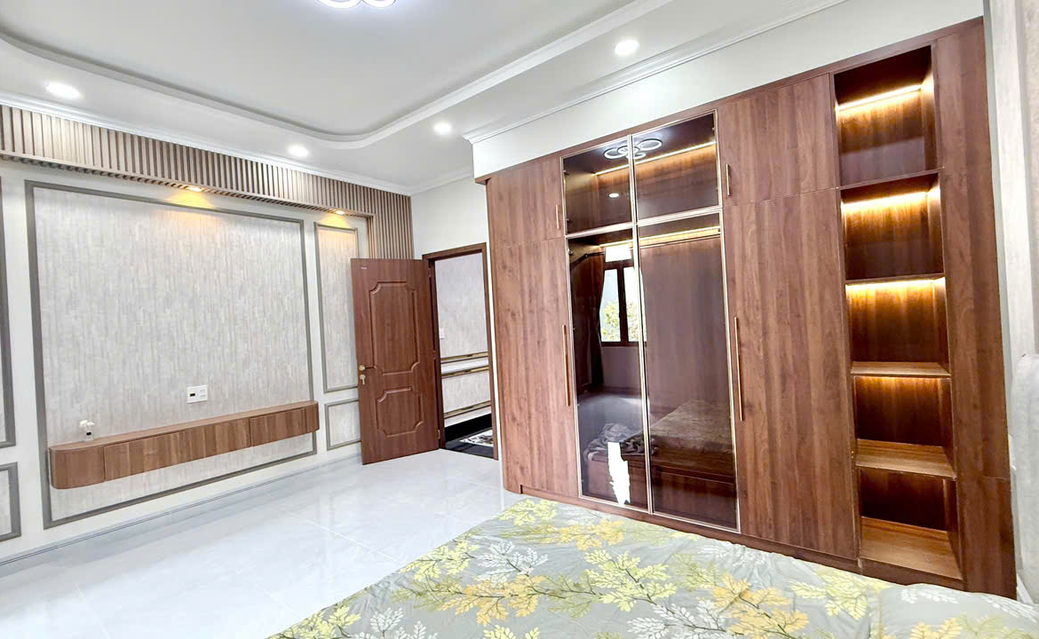 nhà mặt tiền KD Dĩ an