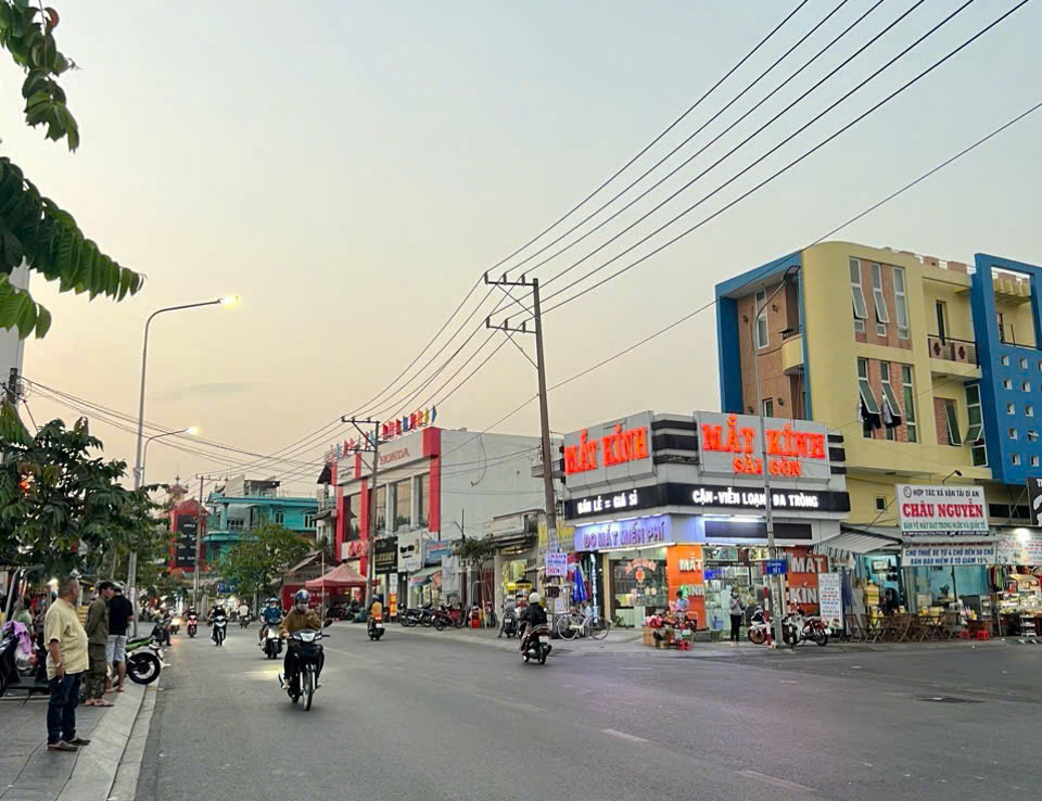 nhà mặt tiền trần hưng đạo