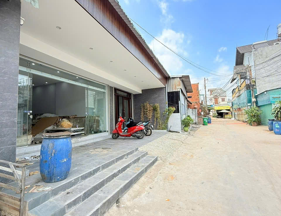 bán nhà kho dĩ an