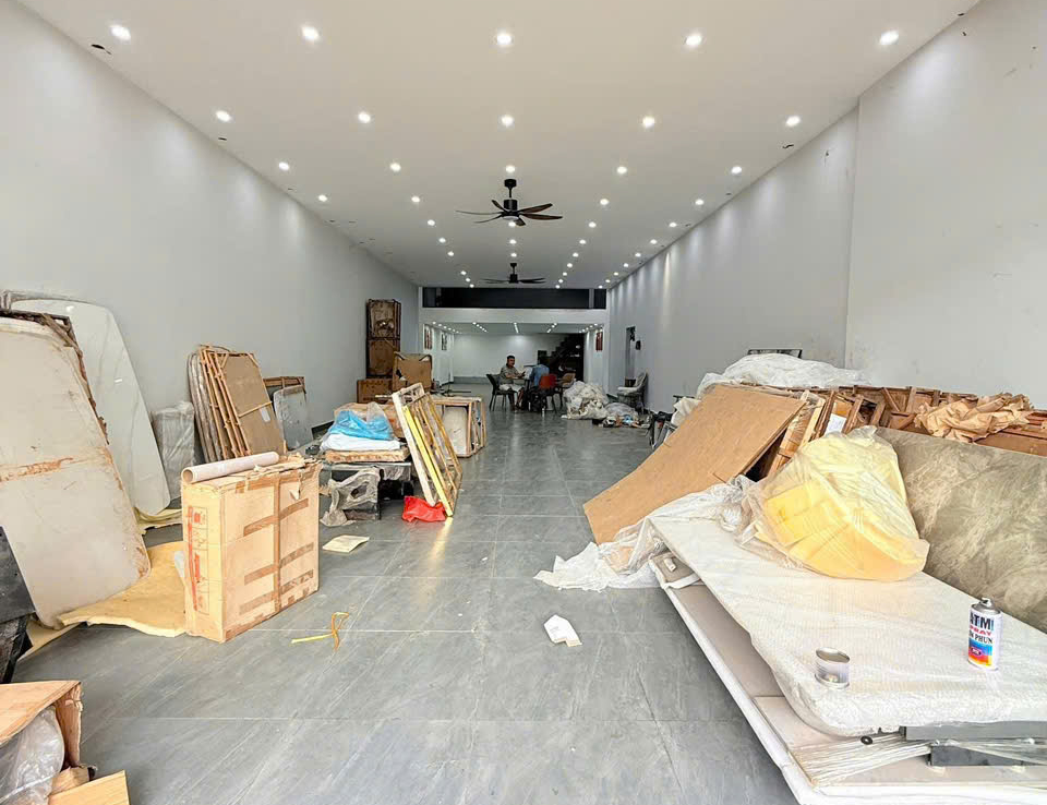 bán nhà kho dĩ an