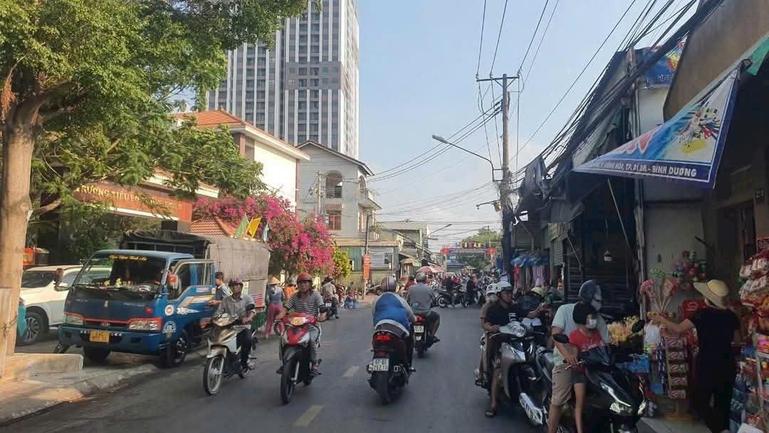mặt tiền nguyễn bỉnh khiêm