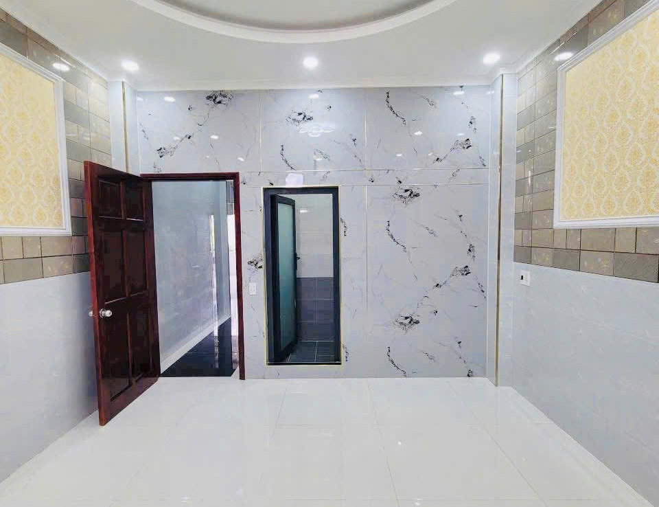 nhà gần bến xe miền đông mới