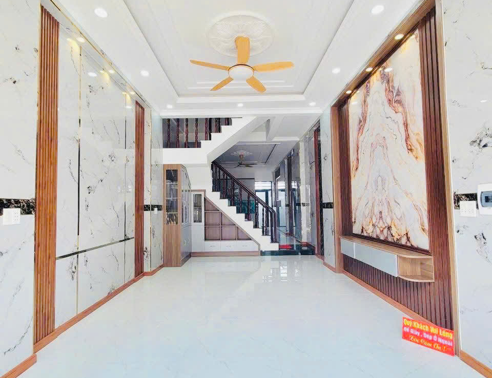 nhà gần bến xe miền đông mới