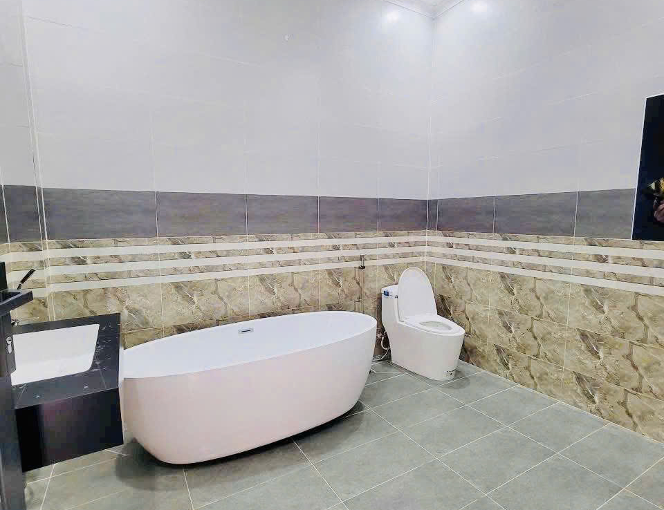 nhà gần bến xe miền đông mới