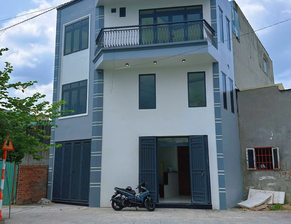 nhà mặt tiền Hoàng Hoa Thám dĩ an