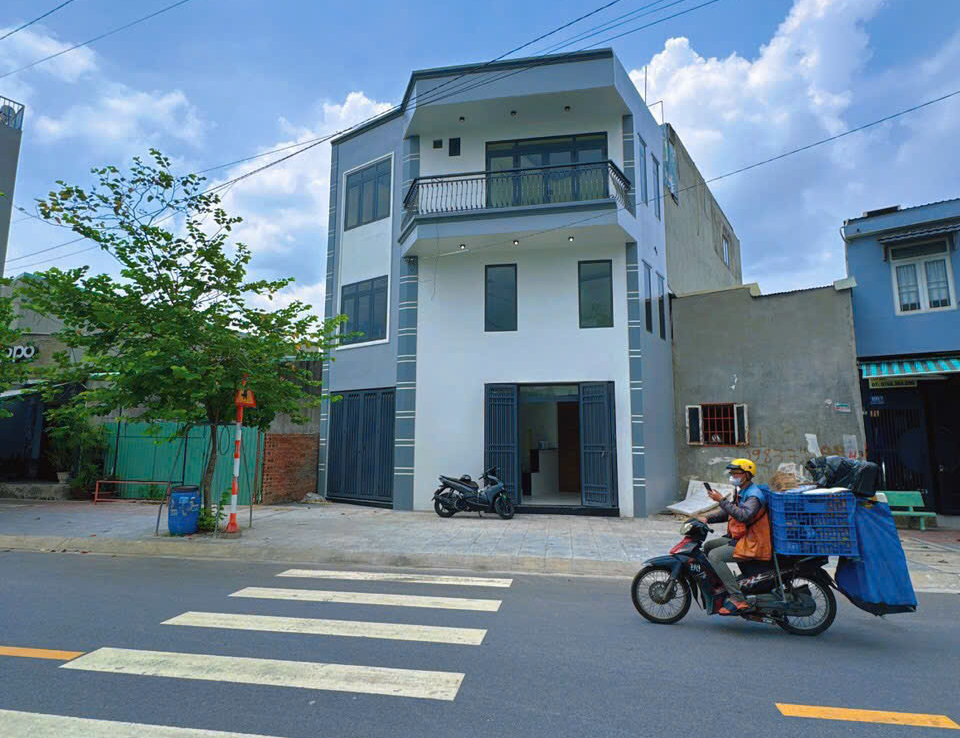 nhà mặt tiền Hoàng Hoa Thám dĩ an