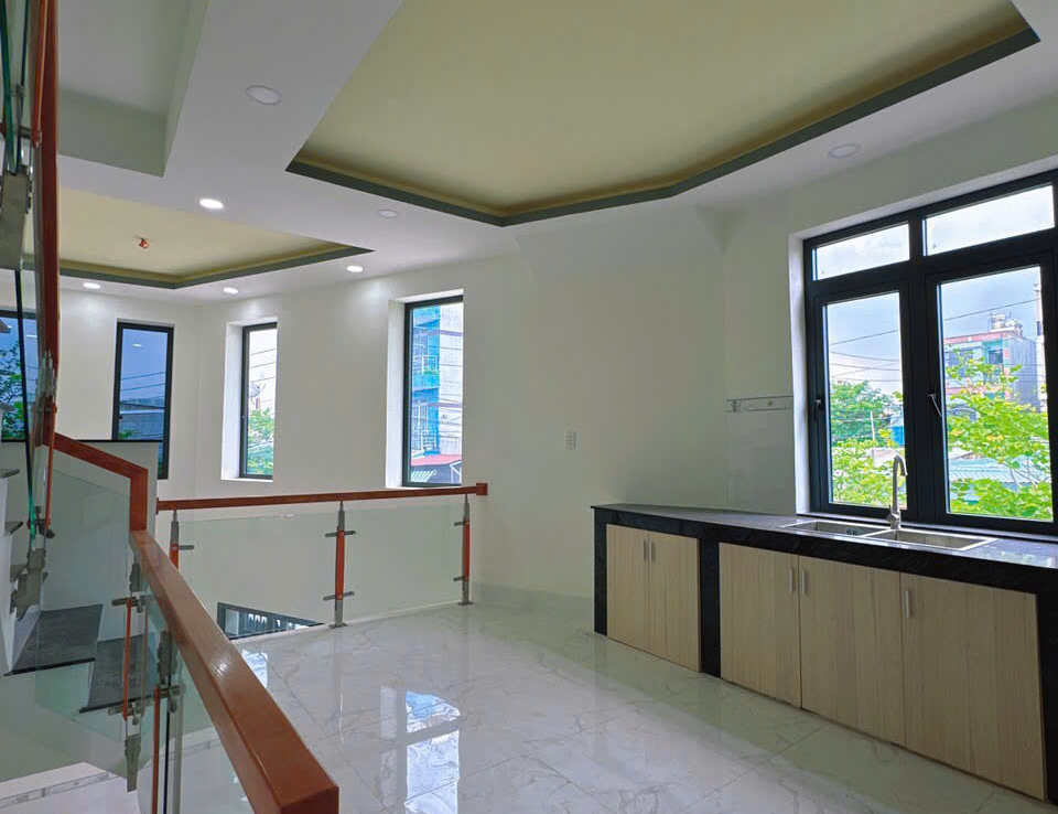 nhà mặt tiền Hoàng Hoa Thám dĩ an