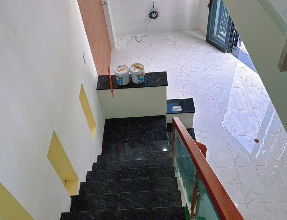 nhà mặt tiền Hoàng Hoa Thám dĩ an