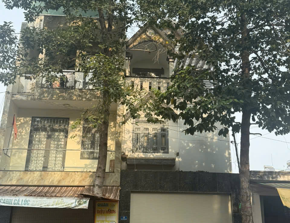 nhà mặt tiền Nguyễn Trung Trực dĩ an