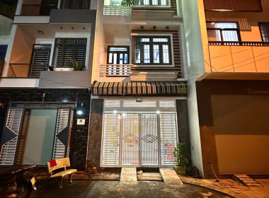 bán nhà gần vincom
