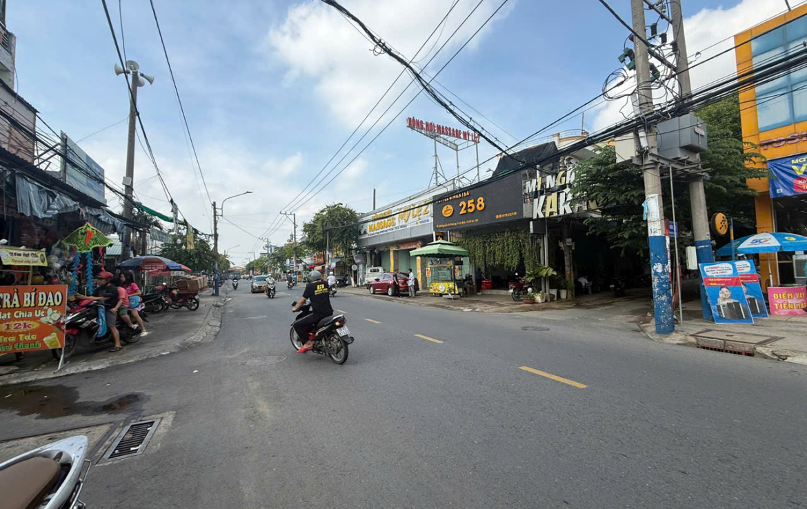 bán nhà mặt tiền Nguyễn tri Phương