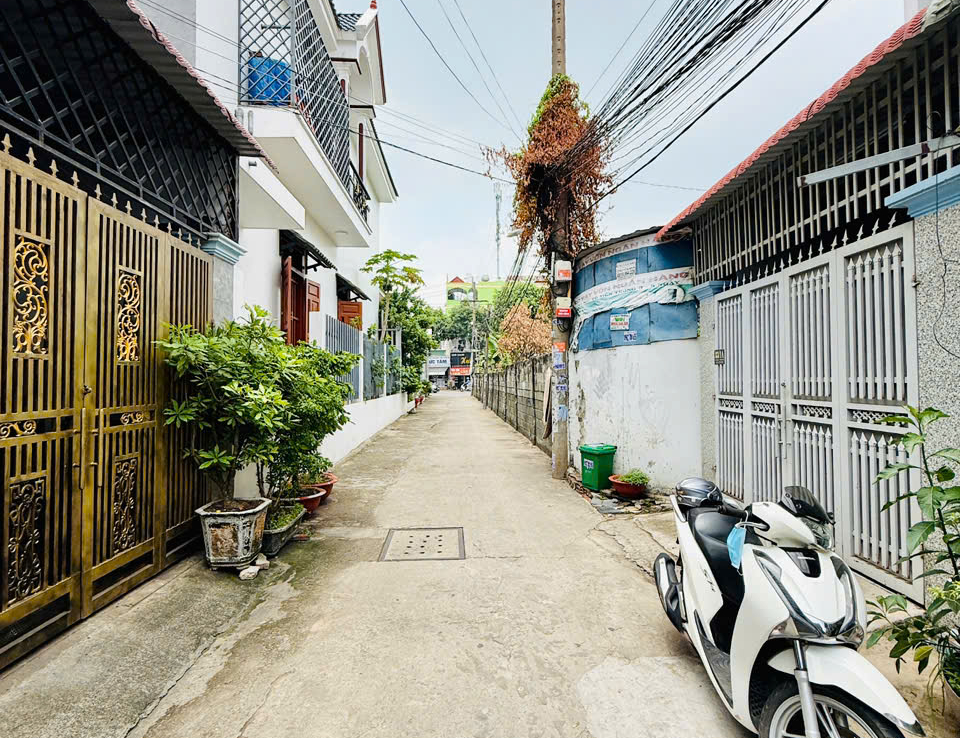 bán nhà sổ riêng đông hoà