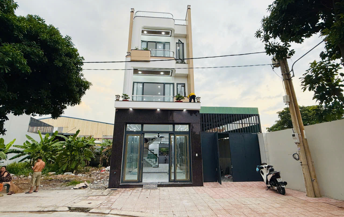 nhà diện tích lớn dĩ an