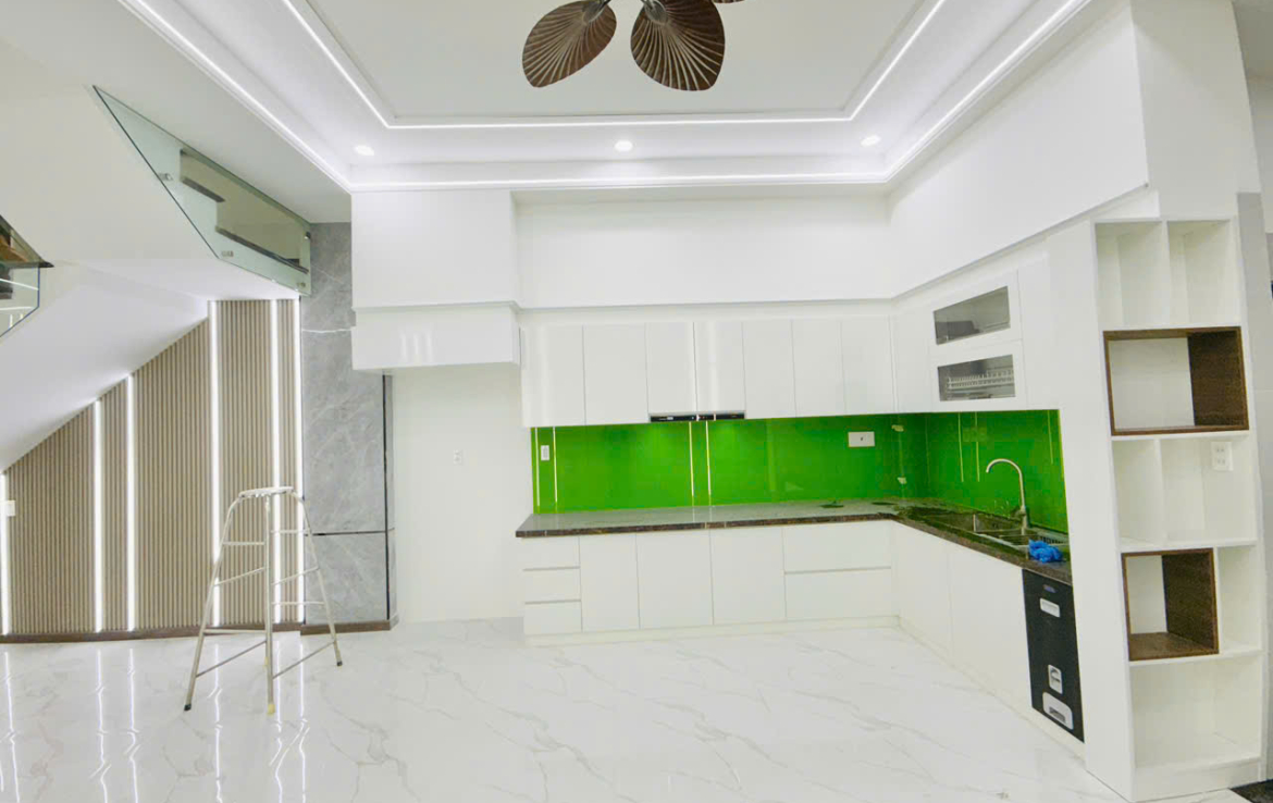 nhà diện tích lớn dĩ an