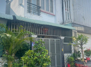 nhà gần ngã tư chiêu liêu
