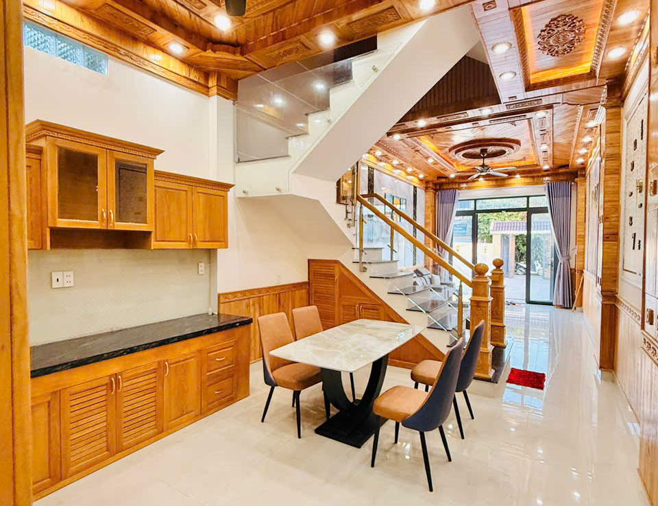 nhà 4 phòng ngủ dĩ an