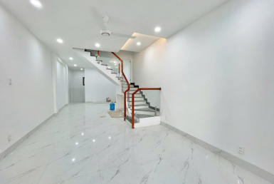 bán nhà gần chợ dĩ an