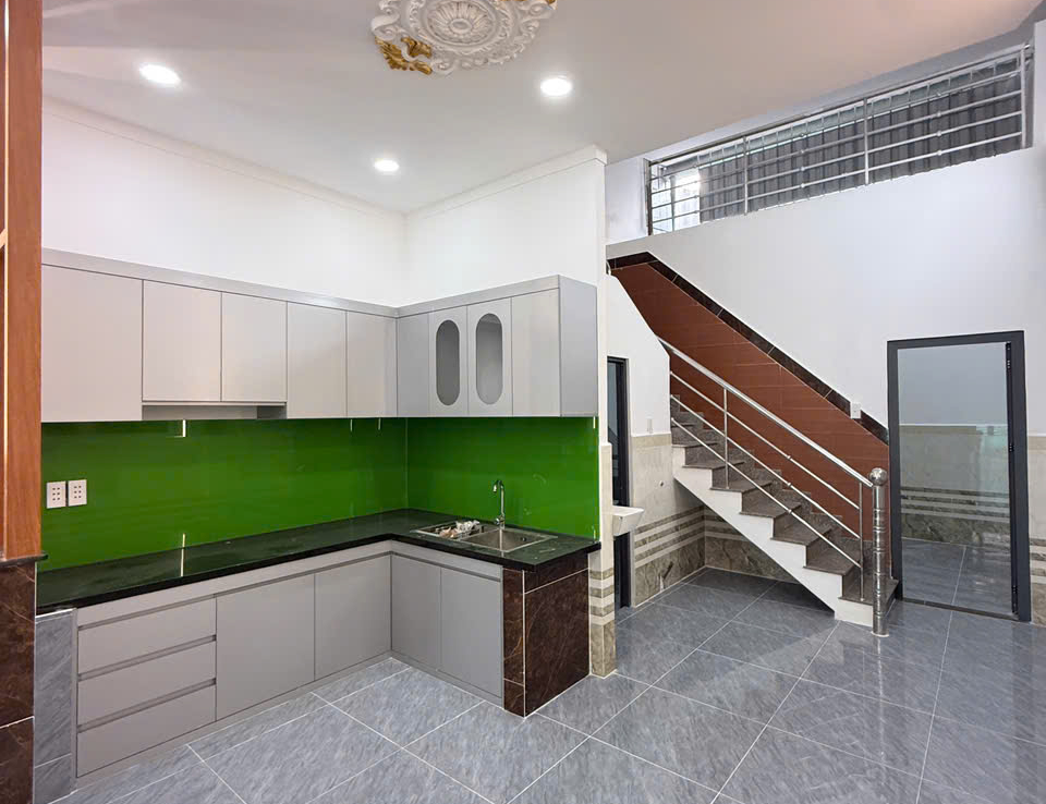 bán nhà gần trường học 123 dĩ an