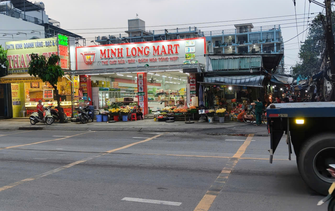 mặt tiền Đường DT743B