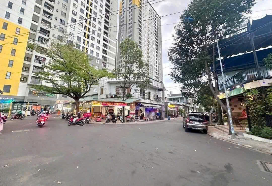 mặt tiền Đường phạm hữu lầu