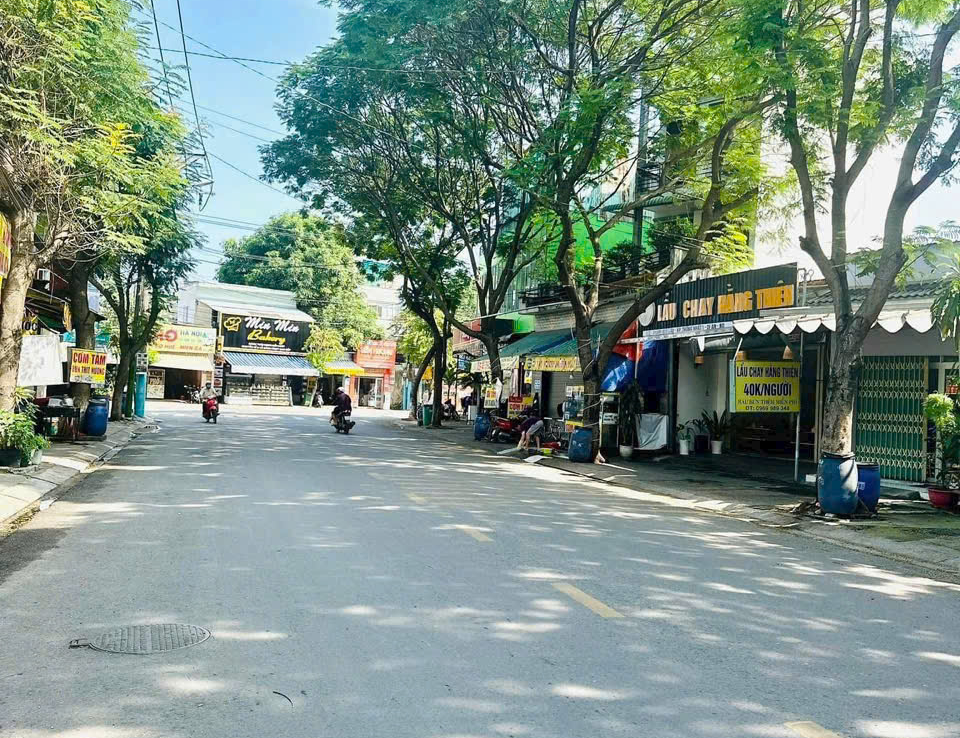 mặt tiền Đường phạm hữu lầu