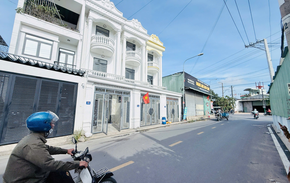 nhà mặt tiền tân đông hiệp