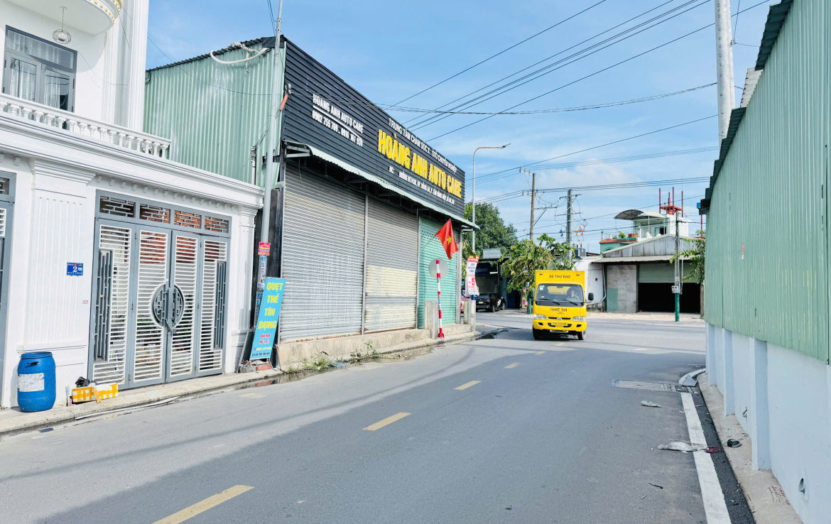 nhà mặt tiền tân đông hiệp