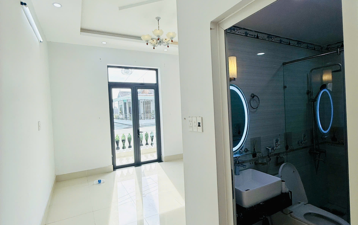 nhà mặt tiền tân đông hiệp