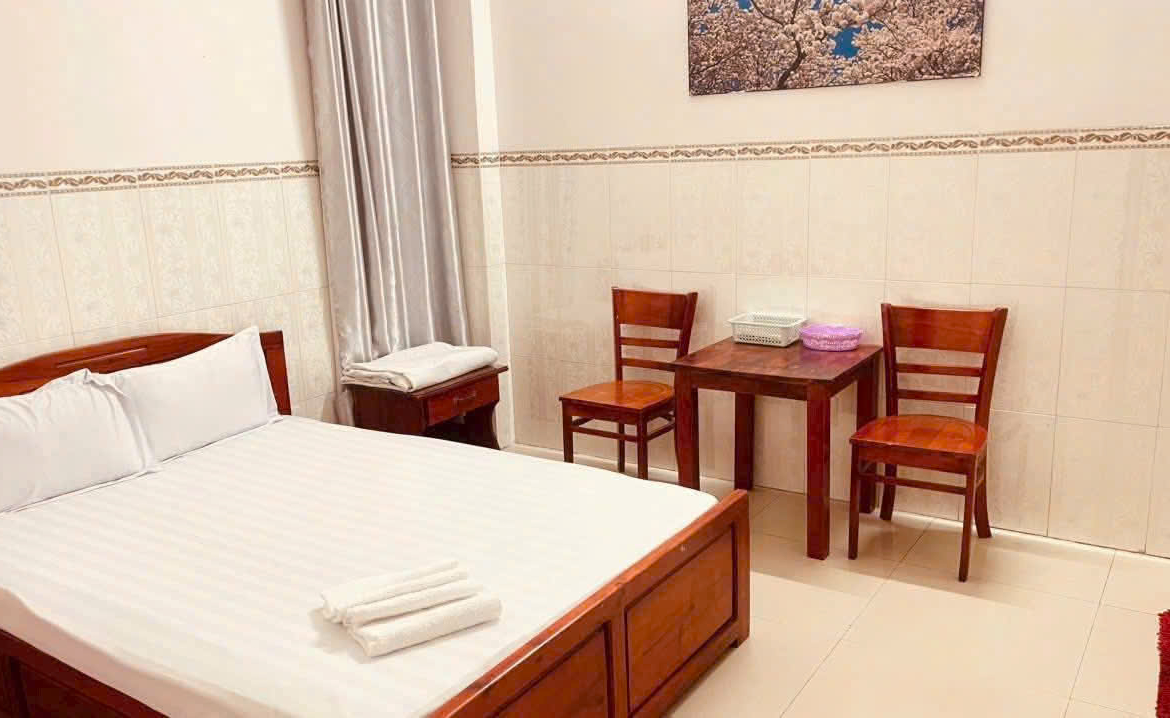 bán khác sạn dĩ an