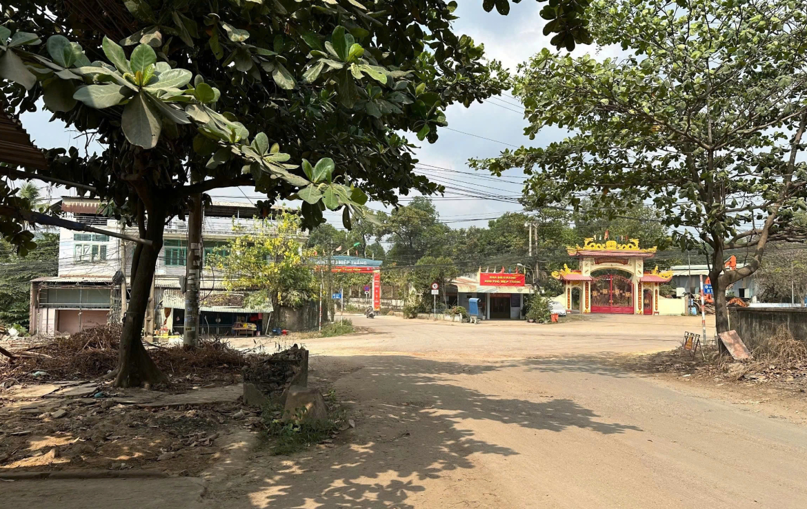 đất mặt tiền thống nhất gần bến xe miền đông